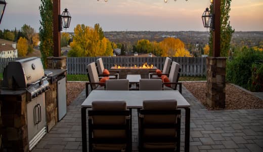 Idées de décoration de terrasse d’été pour égayer votre espace extérieur
